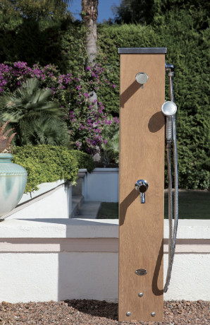 Douche borne en Iroko avec mitigeur