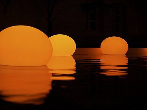 Lampe flottante Solstice - Ovoïde - Piscinelle Accessoires